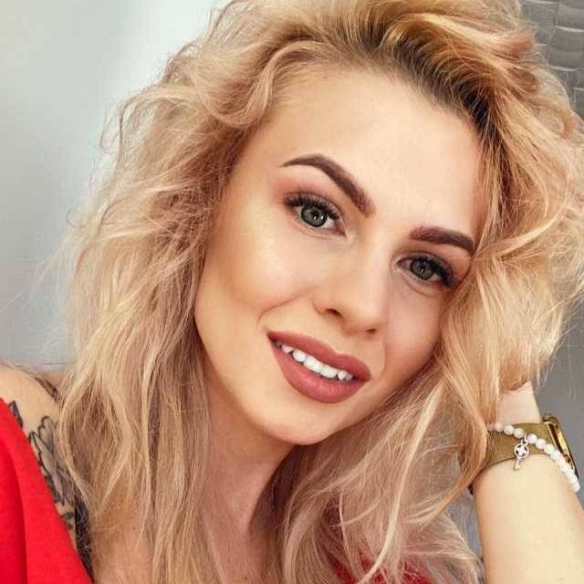 1ella1